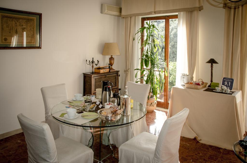 B&B Royal Palace Room Caserta Bagian luar foto