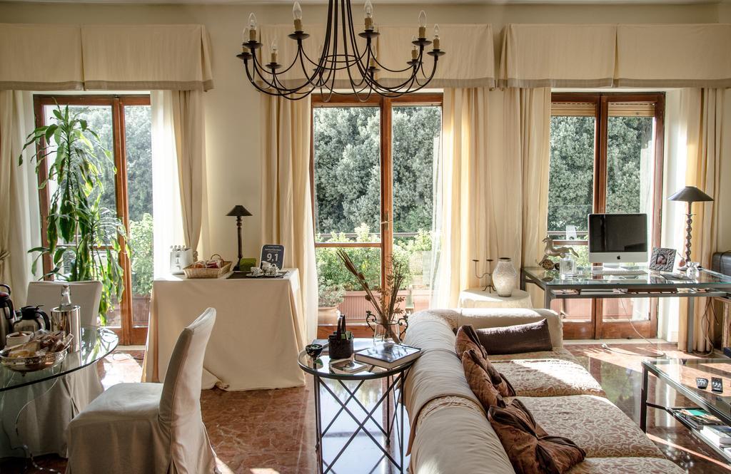 B&B Royal Palace Room Caserta Bagian luar foto